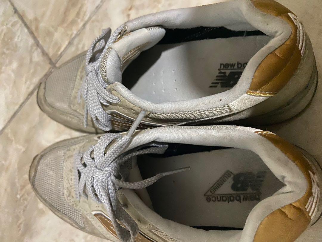 Sepatu New Balance Gold and Grey 