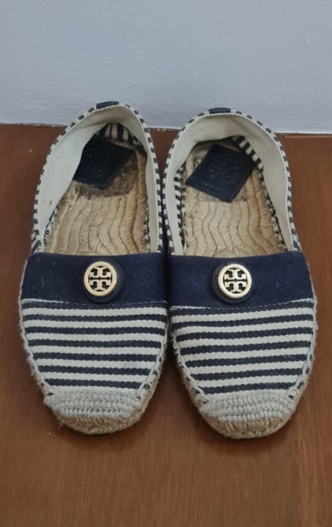 Tory Burch Beacher Striped Canvas Espadrilles, Women's Fashion, Footwear,  Flats & Sandals on Carousell