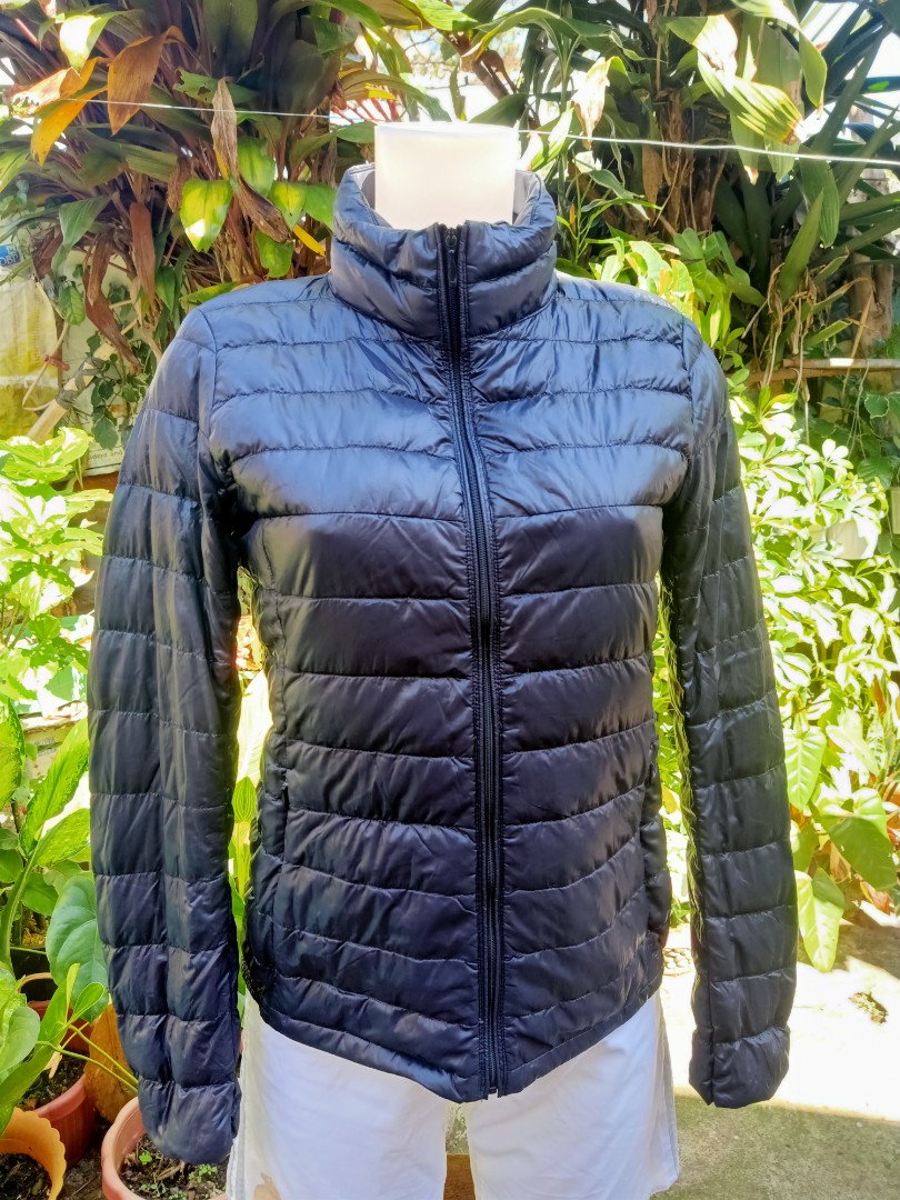 Uniqlo Puffer Jacket Light weight, Women's Fashion, Coats, Jackets and Outerwear on Carousell
