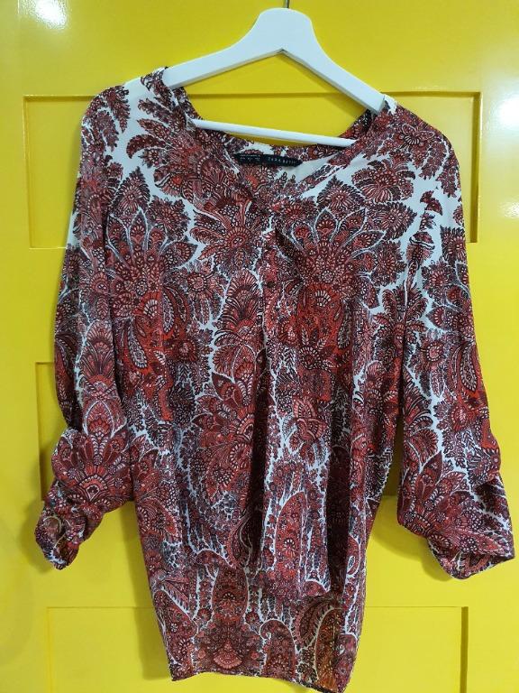 Zara Basic (Category: Blouses) located in Makati City. Submitted by annaisabelhm (Listing ID 1160116281, Image 1). Description: Barely used and still in good condition authentic Zara Blouse. See photos for details or you can message me for thorough details. Item#: JCB1-001.