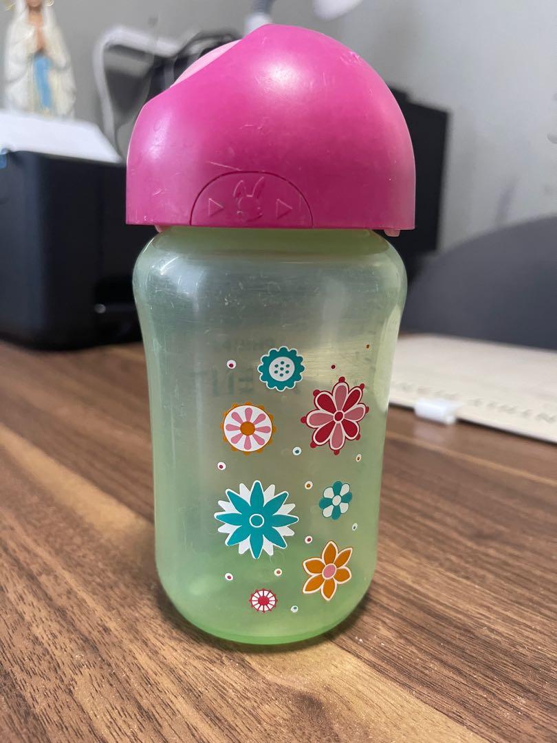 Avent Straw Cup (Category: Breastfeeding & Bottle Feeding) located in San Juan City. Submitted by patchvaleriano (Listing ID 1160464359, Image 2). Description: Avent Straw Cup Used 1 pc Because of hygienic reason straw is not included.