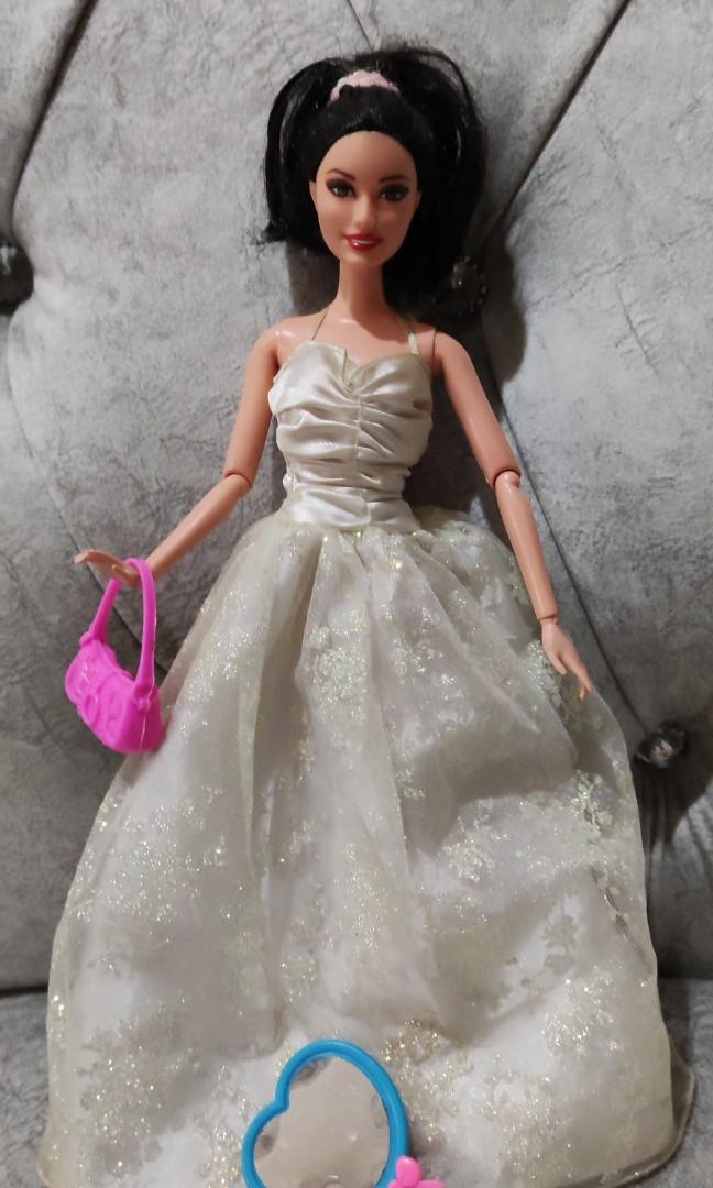 Barbie hotsell doll gaun