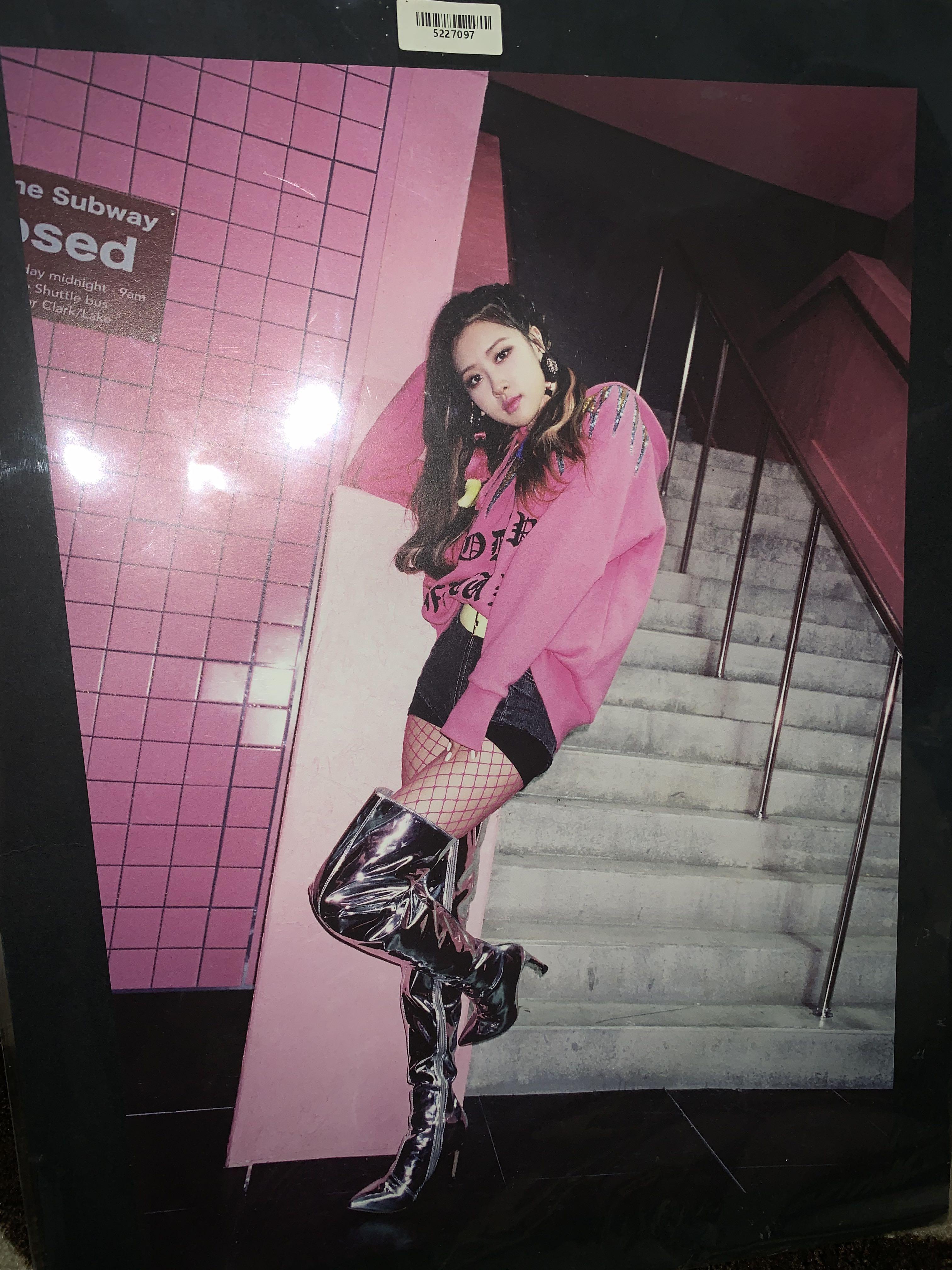 BLACKPINK ROSÉ POP UP STORE PHOTO FRAME