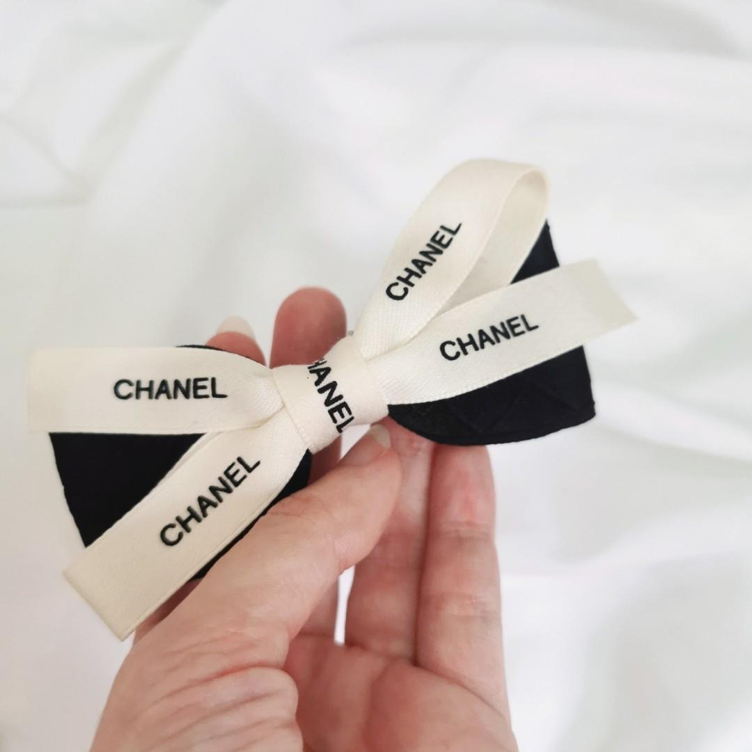 Chanel Fashion Black & White Ribbon Hair Clip, Women's Fashion, Watches &  Accessories, Hair Accessories on Carousell