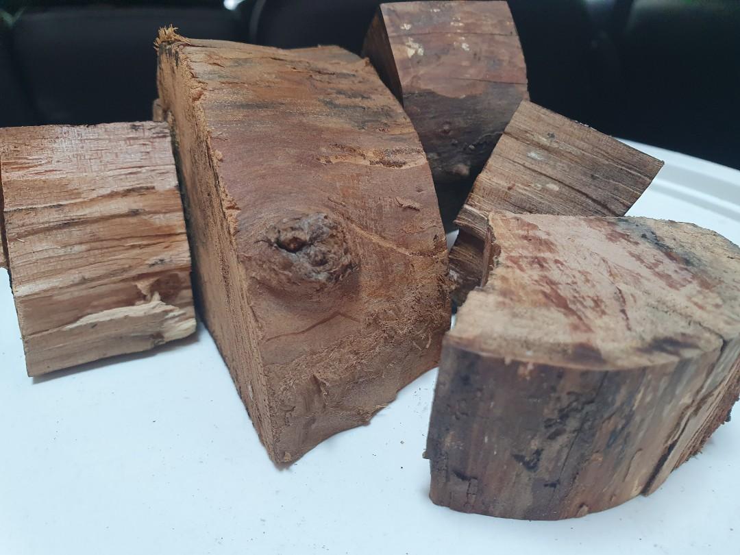 Chunk Apple Wood to Add Great Flavour to your BBQ, TV & Home Appliances