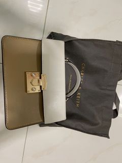 （分類：）位於 。 由 kkkkkc30 提交（商品編號 1160312681，圖片 1）。簡介： 。