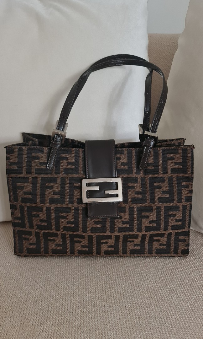 Fendi shop purse outlet