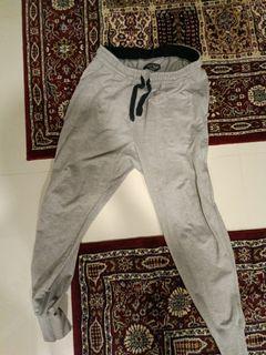 Cotton On Joggers M size, Men's Fashion 
