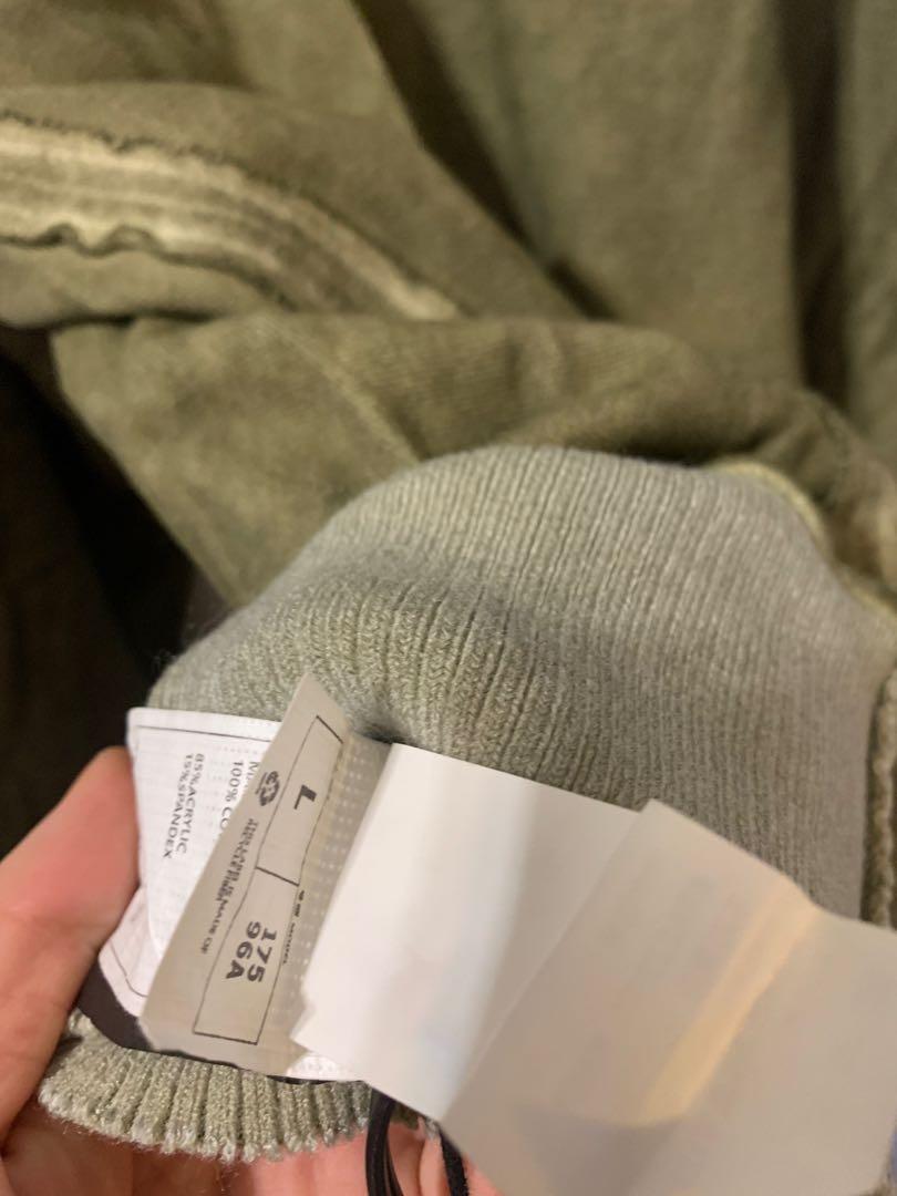 HAMCUS （分類：外套及戶外衣服）位於 Hong Kong。 由 28boo 提交（商品編號 1032272569，圖片 3）。簡介： OLIVE DYED GEO-CUT PULLOVER Size L Chest 67 Length 69。