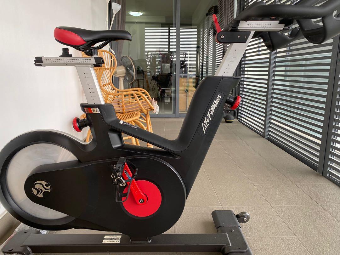 Life fitness ic5 clearance indoor cycle with myride