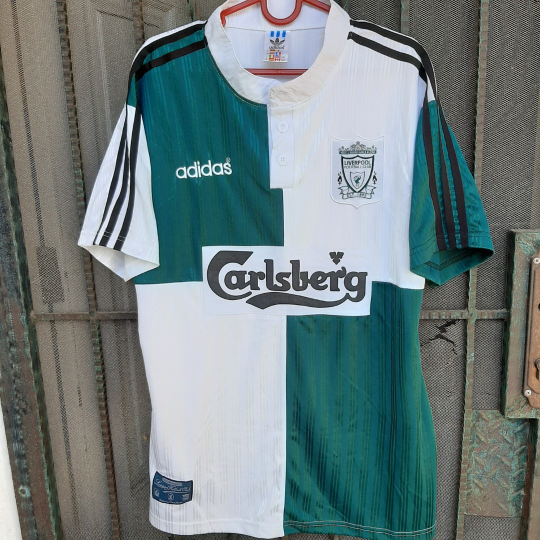 Baju top away liverpool