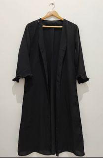 Long outer hitam