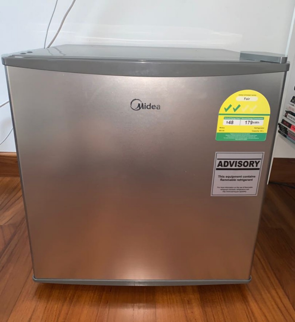 Midea 44L Mini Bar Fridge, TV & Home Appliances, Air Conditioners & Heating on Carousell