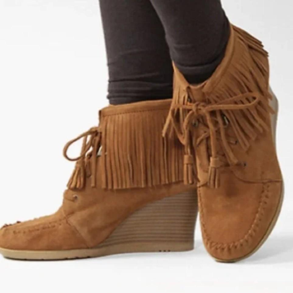 Minnetonka Suede Fringe Lace Up Wedge Ankle Bootie US7