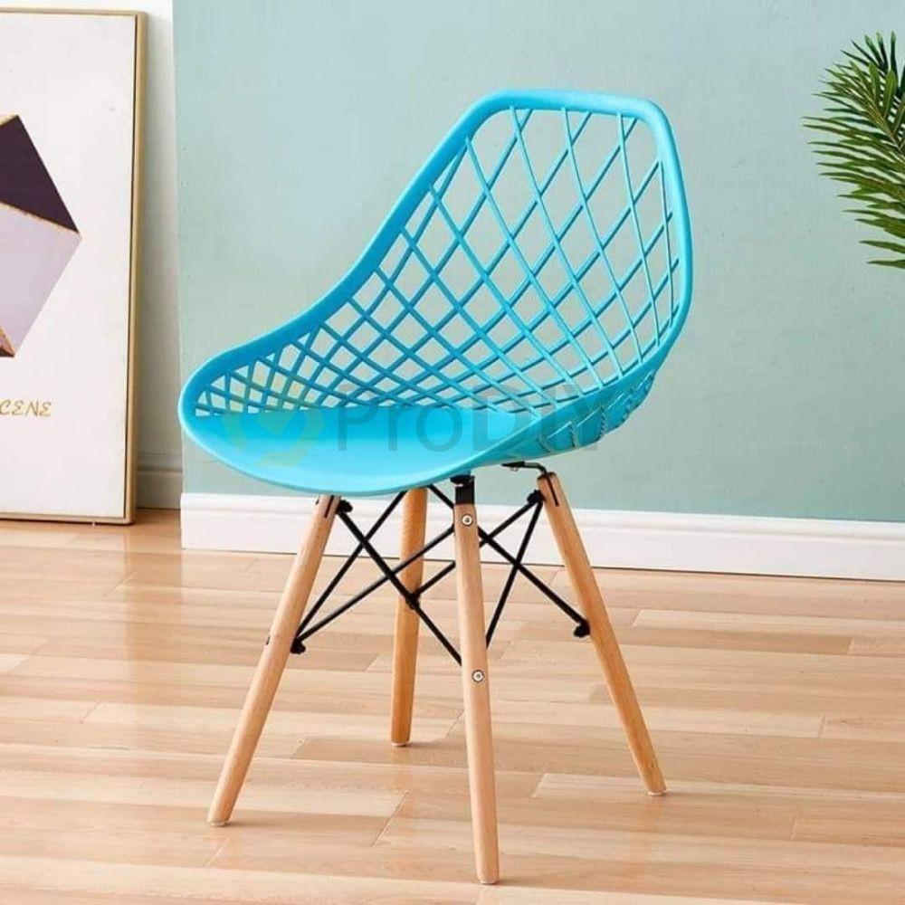 New Type Creative Curvy Eames Chair with PP Material Solid Wood Leg Modern Style