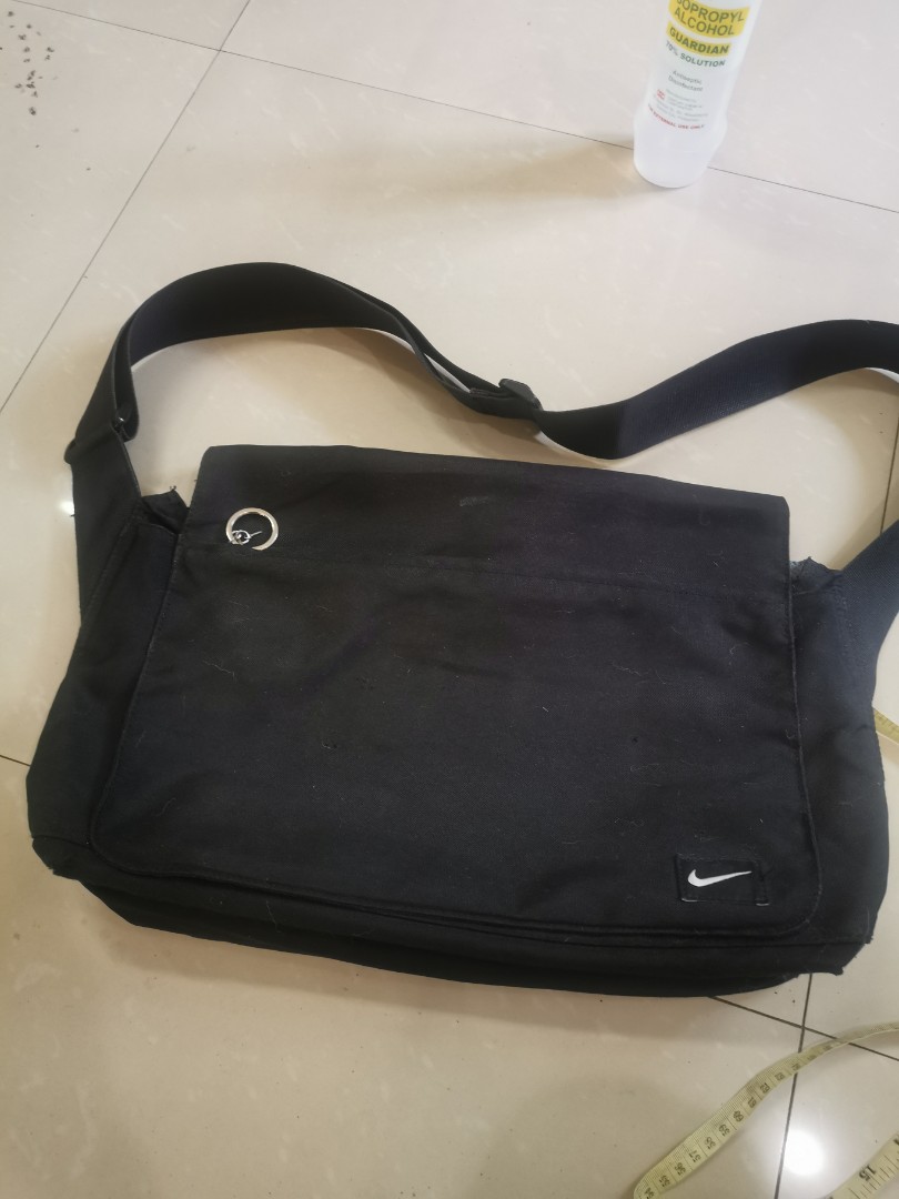 mens messenger bag nike