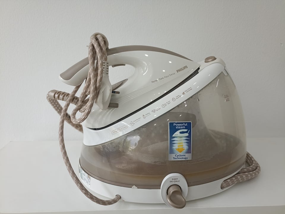 Philips aqua silence iron deals