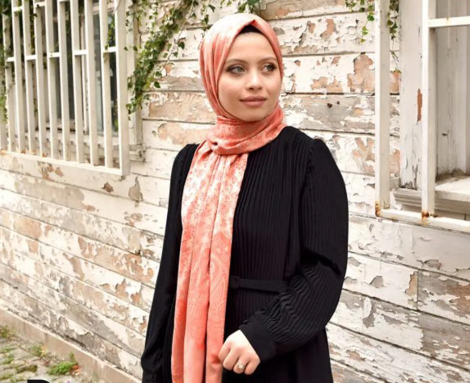 Sehr-i Sal Istanbul Turkish Turkey Gray Floral Muslim Hijab Head Scarf 72  x 30