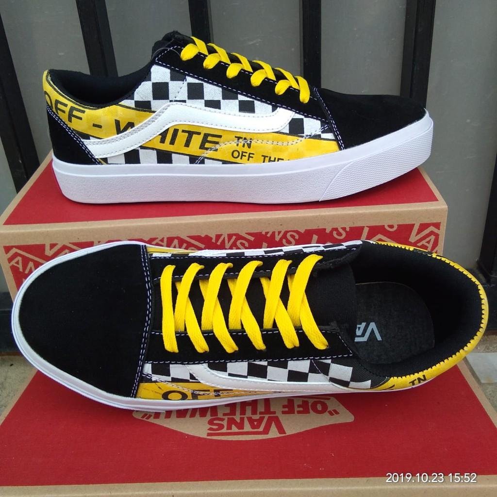 Sepatu vans off the shop wall terbaru