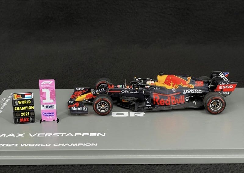 Spark 1:43 Max Verstappen RB16B Red Bull Racing Abu Dhabi 2021 