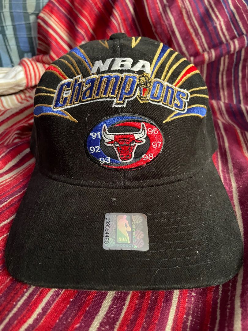 vintage chicago bulls by sports specialties, Men's Fashion, Watches &  Accessories, Caps & Hats on Carousell