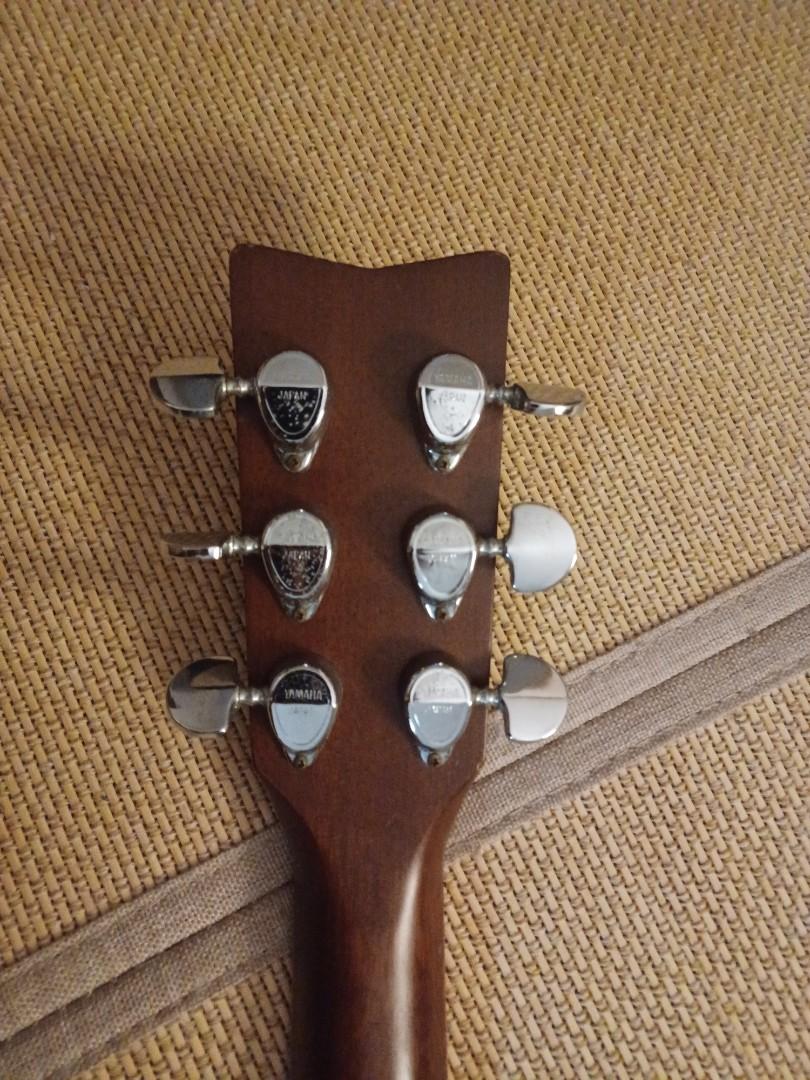 Vintage Yamaha Guitar with Case, Hobbies & Toys, Music & Media, Musical