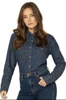 Wrangler Women's Retro Long Sleeve Western Denim Snap Shirt