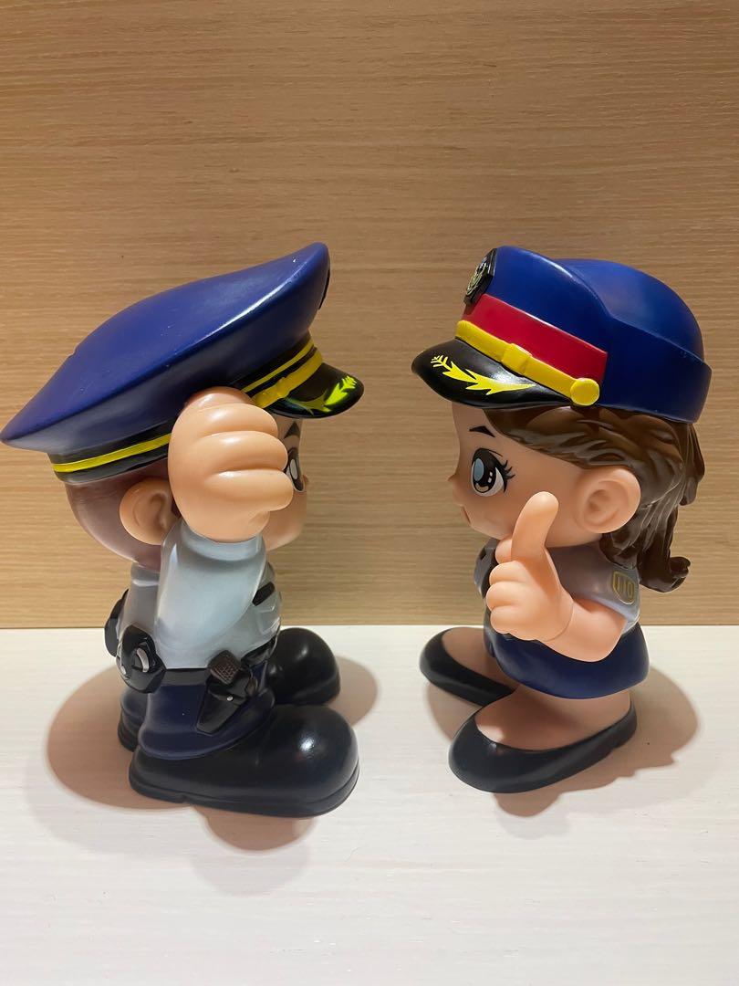 男女警察公仔 警察公仔 Q版警察公仔 存錢筒公仔 警察存錢筒 二手公仔 絕版公仔 限量公仔, 書籍、休閒與玩具, 玩具、公仔、桌遊在旋轉拍賣