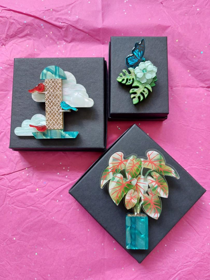 Polly paige shop brooch