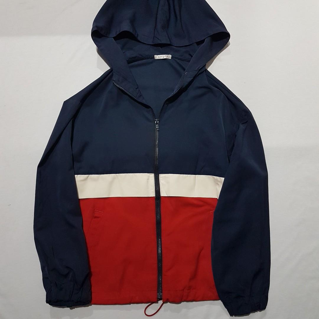 Color block crop jacket Fesyen Wanita Pakaian Wanita Baju Luaran di Carousell