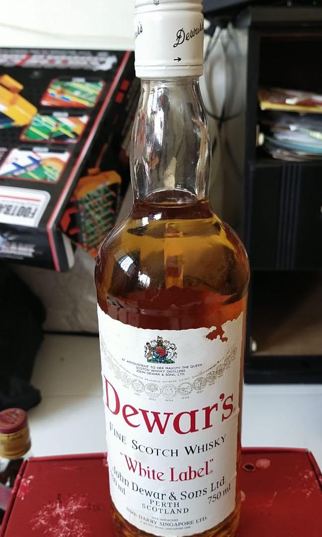 Dewars 750ml, Food & Drinks, Alcoholic Beverages on Carousell