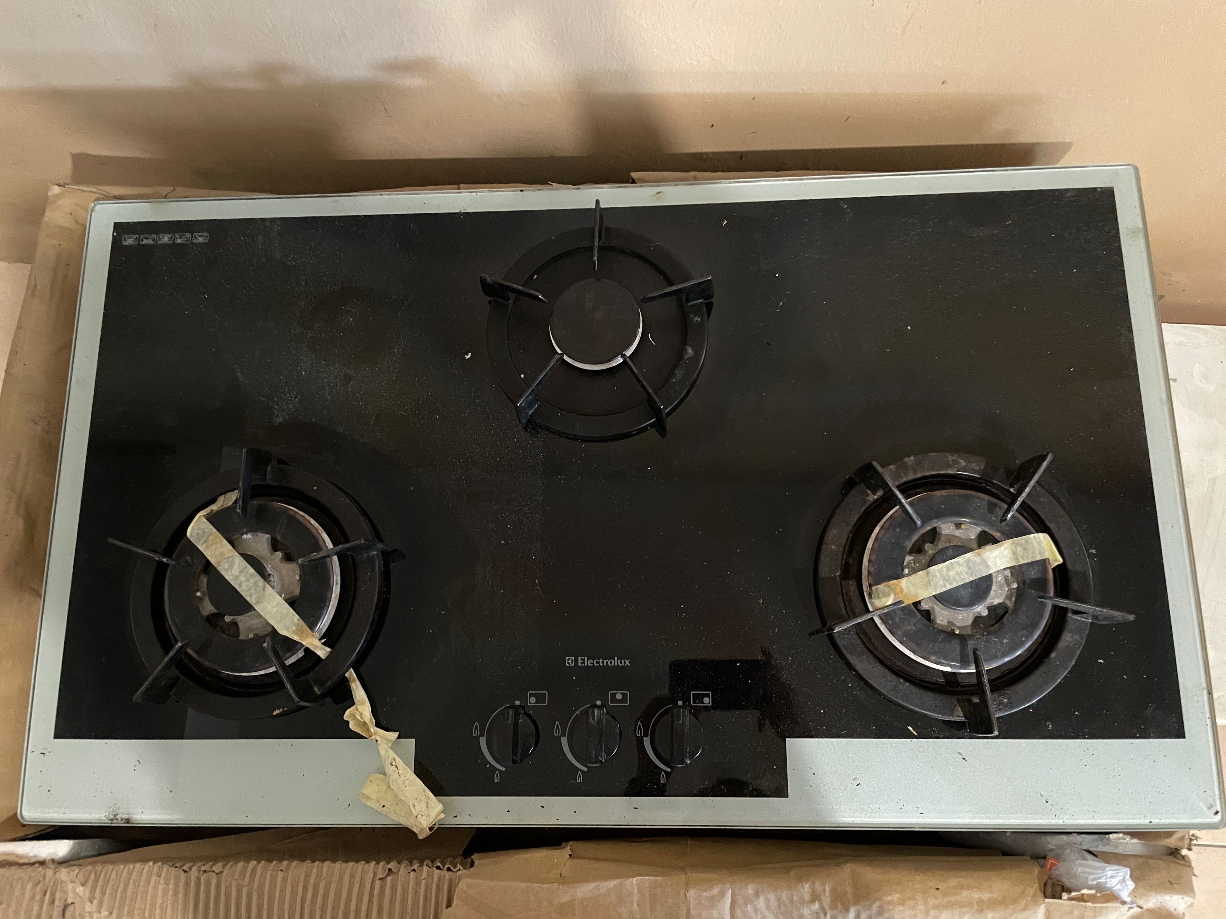 Branded Electrolux 3 Burner Gas stove Good Condition Tamper Glass, TV