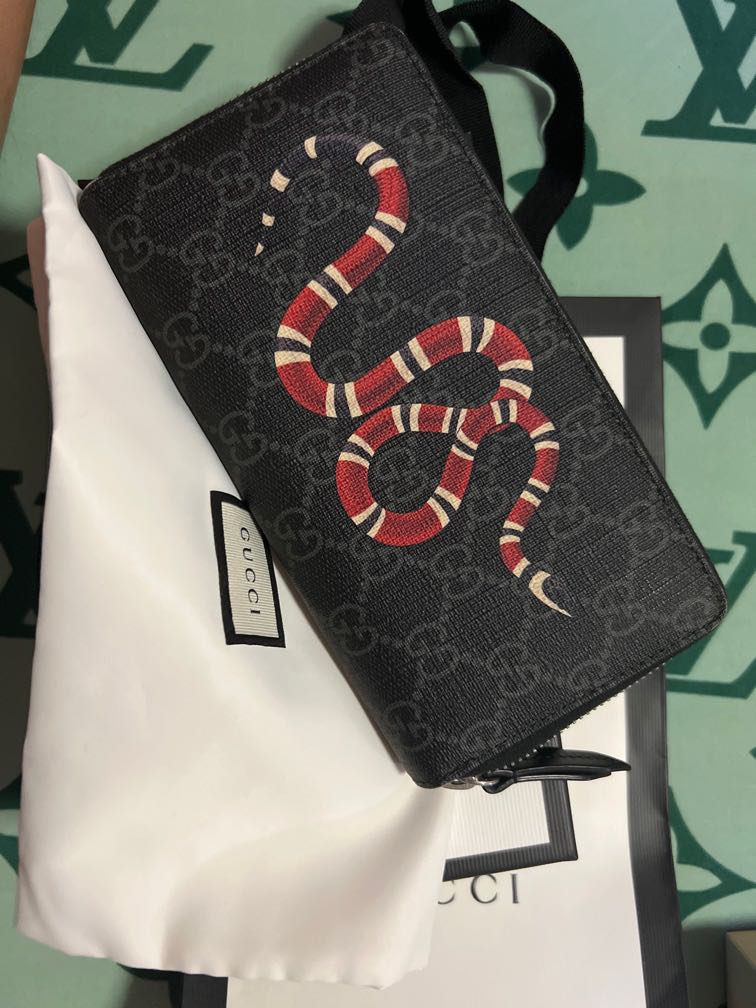 Gucci snake long wallet