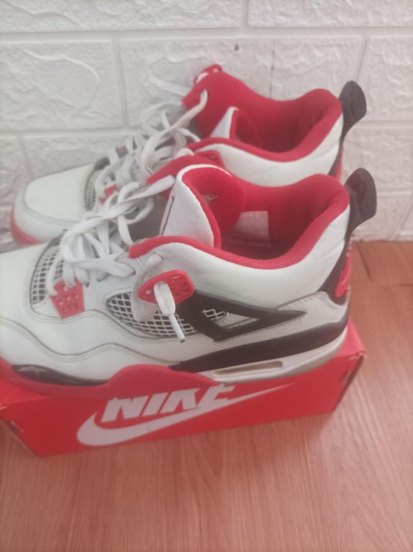 Jordan retro fire red 2020, Fesyen Pria, Sepatu Sneakers di