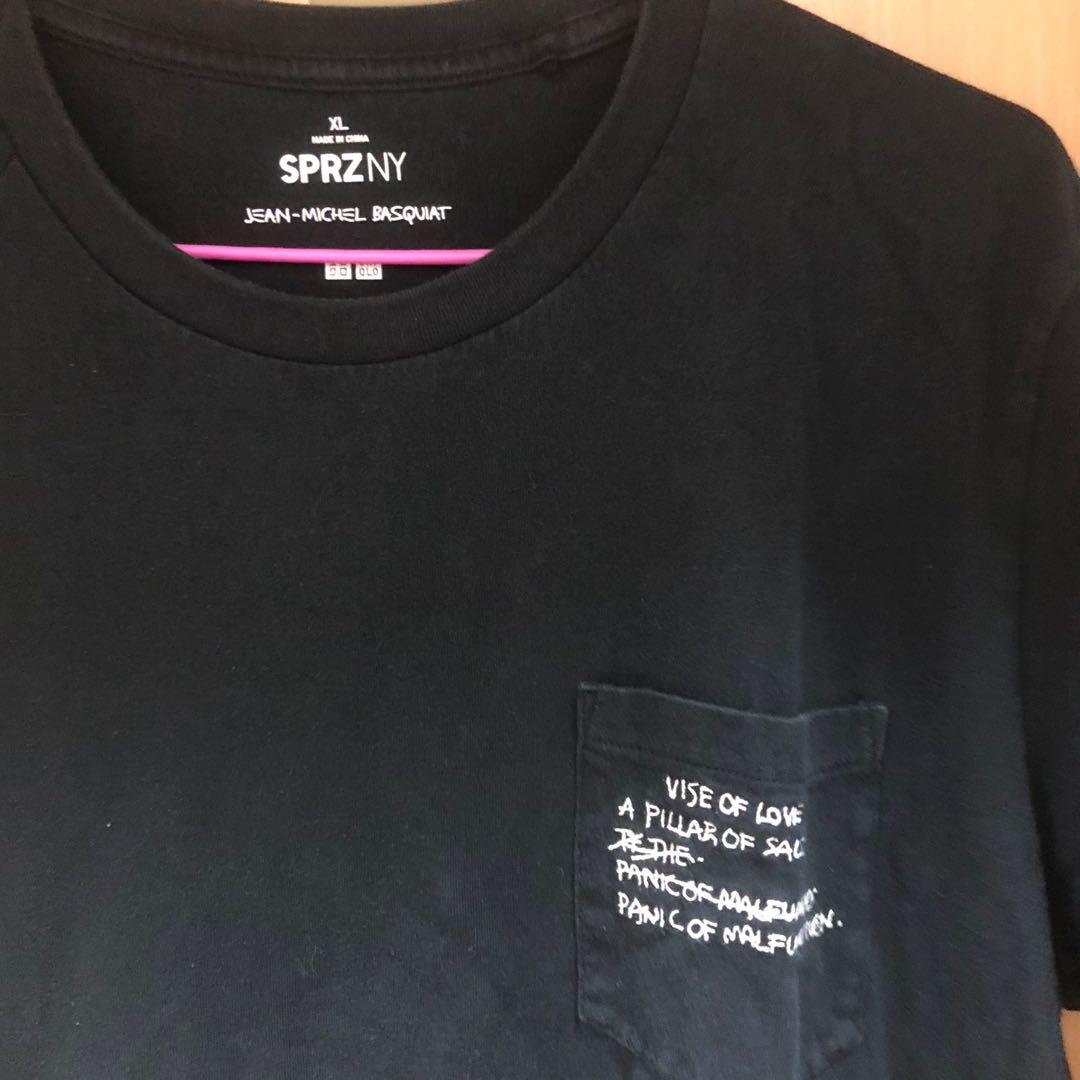 Kaos hitam Uniqlo Jean-Michel Basquiat 