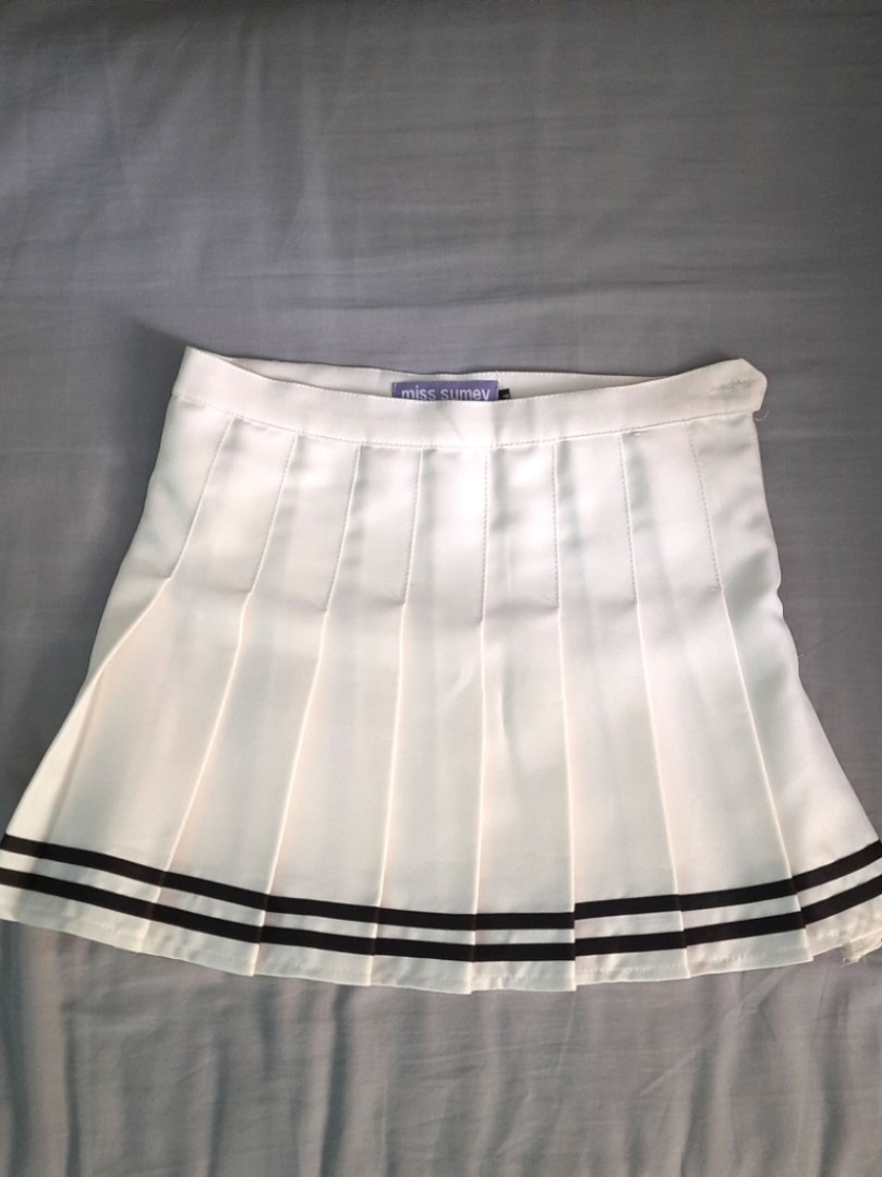 Korean Tennis Skirt (White), Women's Fashion, Bottoms, Skirts on Carousell