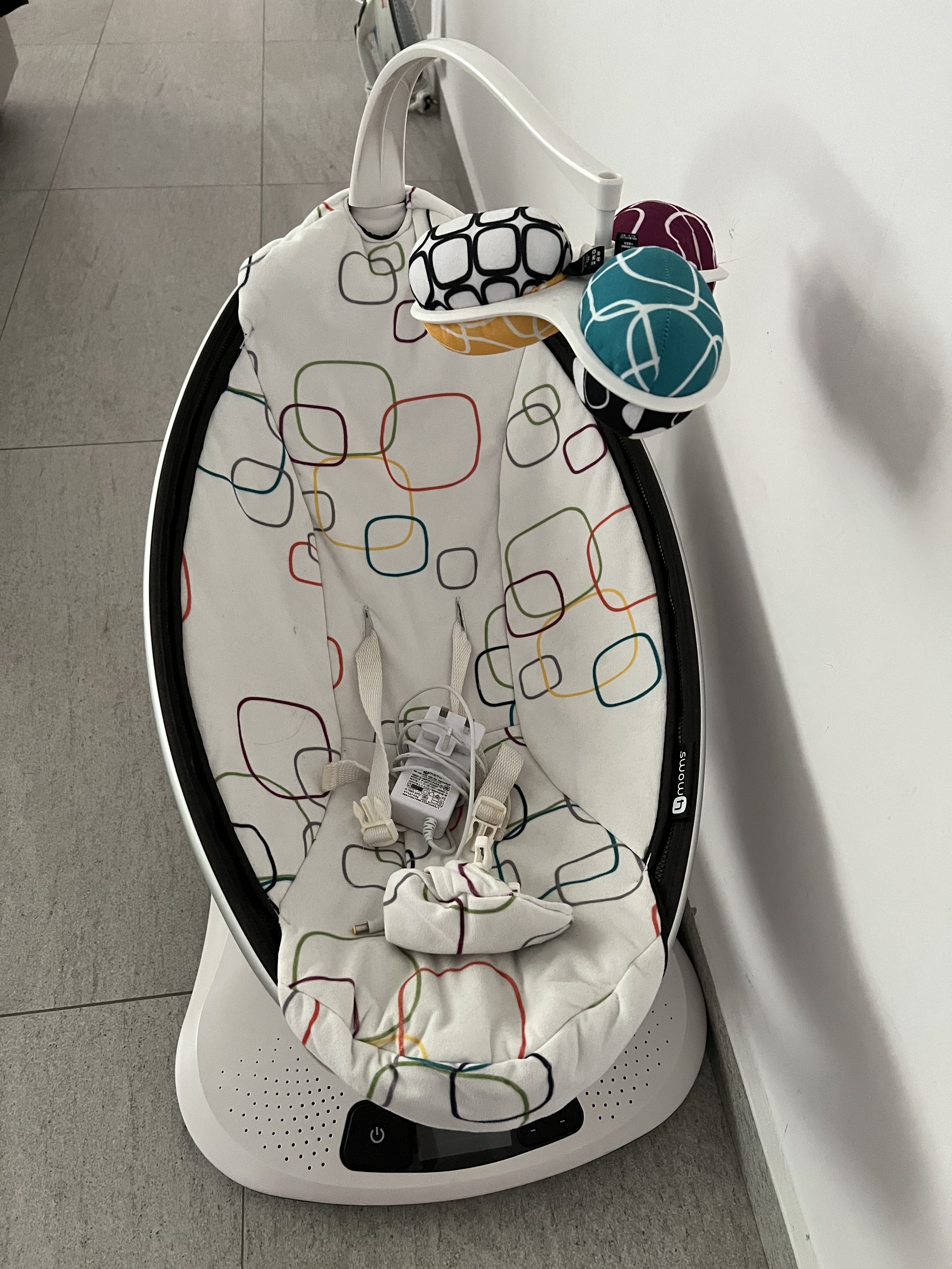 Mamaroo rocker, Babies & Kids, Baby Nursery & Kids Furniture, Other ...