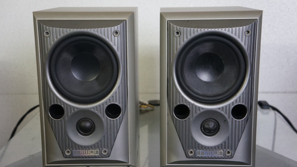 Mission m70 2 Way Bookshelf Speakers Audio Soundbars Speakers