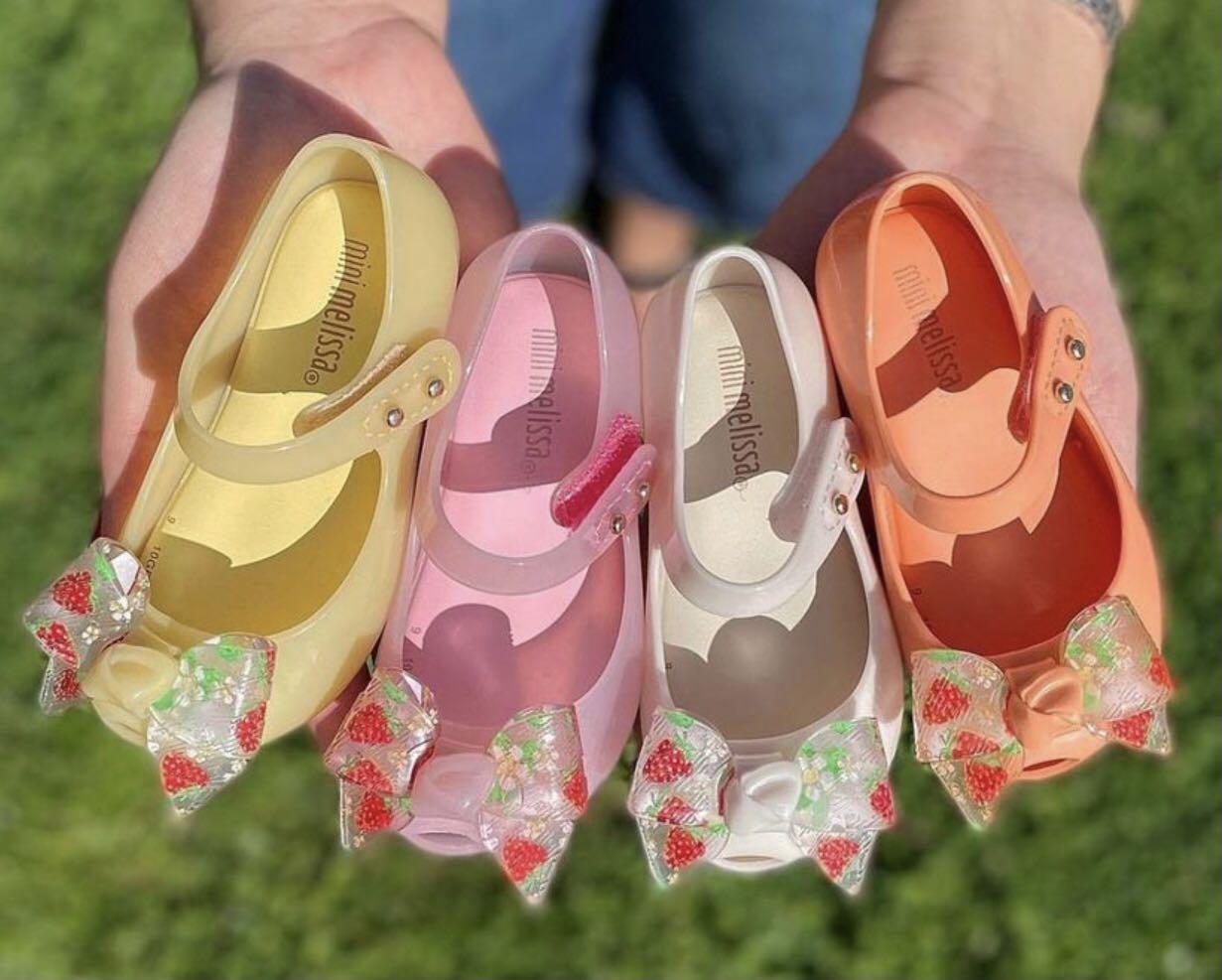 Mini melissa strawberry shoes store