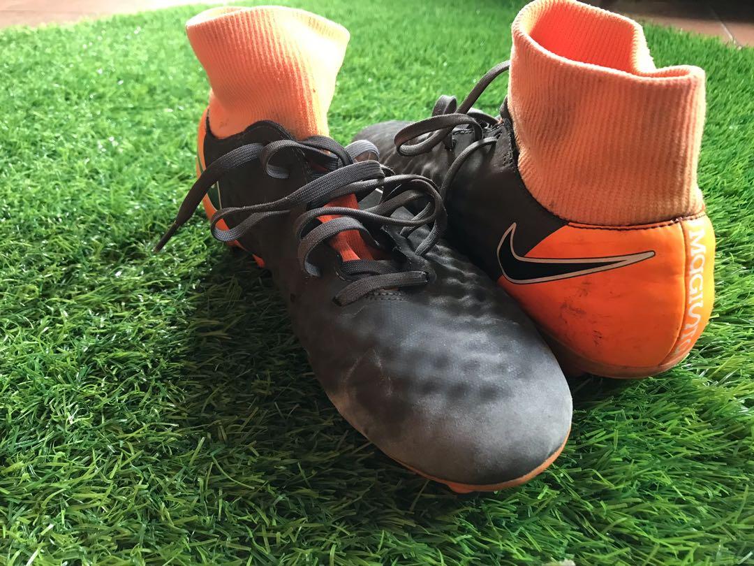 High cut football top boots
