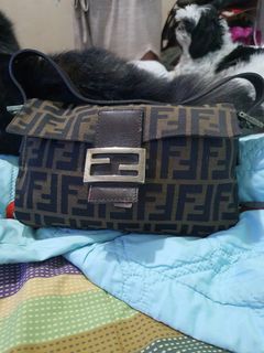 (Category: ) located in . Submitted by preloved.items2018 (Listing ID 1160496200, Image 1). Description: .