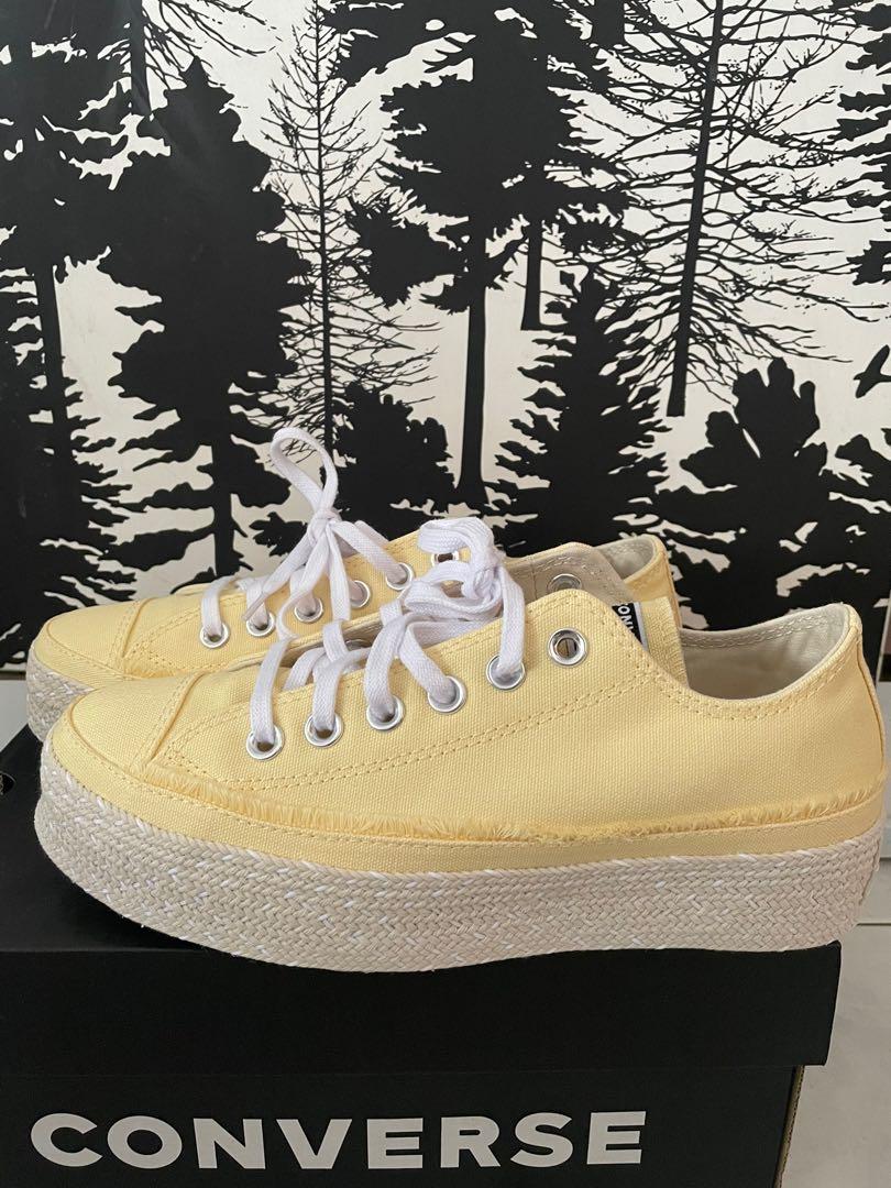 Chuck taylor deals top