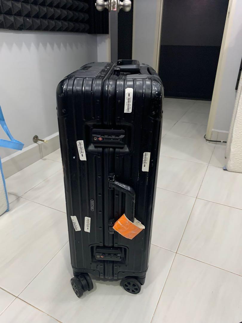 RIMOWA - Argentina, Paraguay, Nepal, India, USA, Russia, China, Singapore,  Costa Rica  to name but a few! After 20 years of traveling the world  with his classic RIMOWA Topas Markus K.