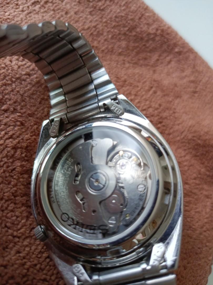 Seiko 5 automatic (Category: Watches) located in Singapore. Submitted by zanfu78 (Listing ID 1160523421, Image 2). Description: .