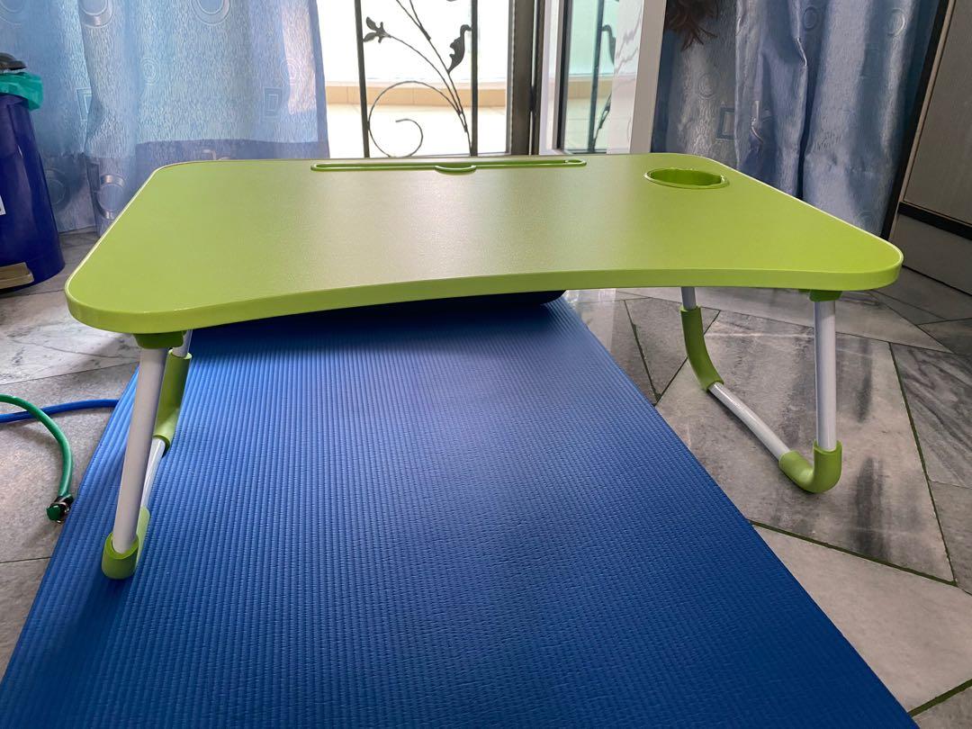 Study Table (Category: Other Home Furniture) located in Kuala Lumpur. Submitted by sefton_saithung (Listing ID 1160469703, Image 3). Description: Home study table Suitable for adults or kids Condition close to new Green colour.