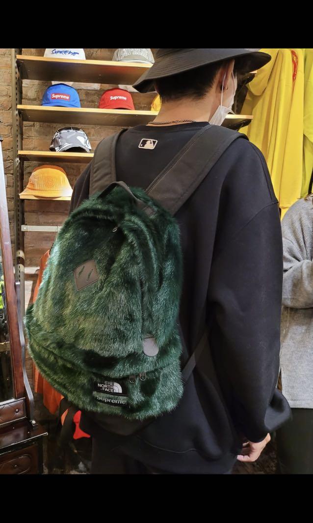 Supreme The North Face Faux Fur Backpack, 男裝, 袋, 背包- Carousell