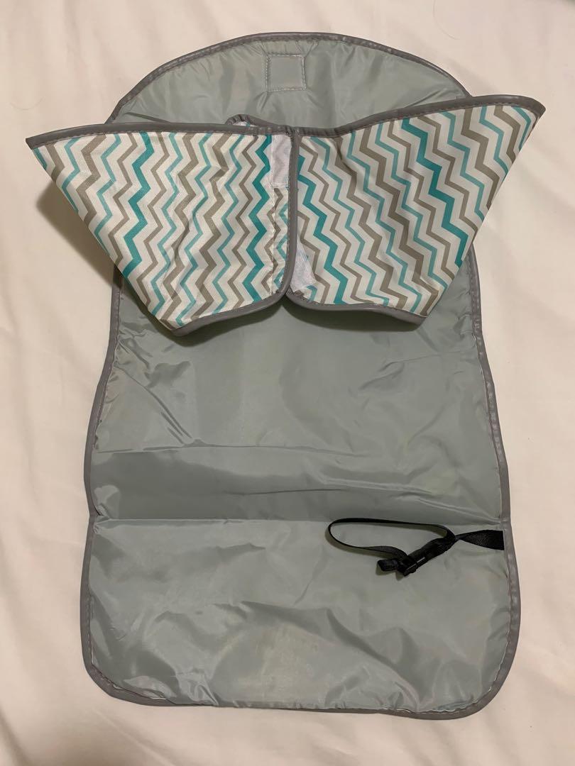 Travel Changing Mat for Babies (Category: Changing Mats & Accessories) located in Paranaque City. Submitted by nicmeroy (Listing ID 1160539323, Image 2). Description: Travel Changing Mat for Babies Conditiom: never been used.