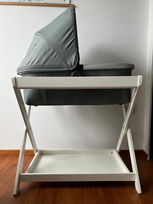 Uppababy vista bassinet stand used 2025