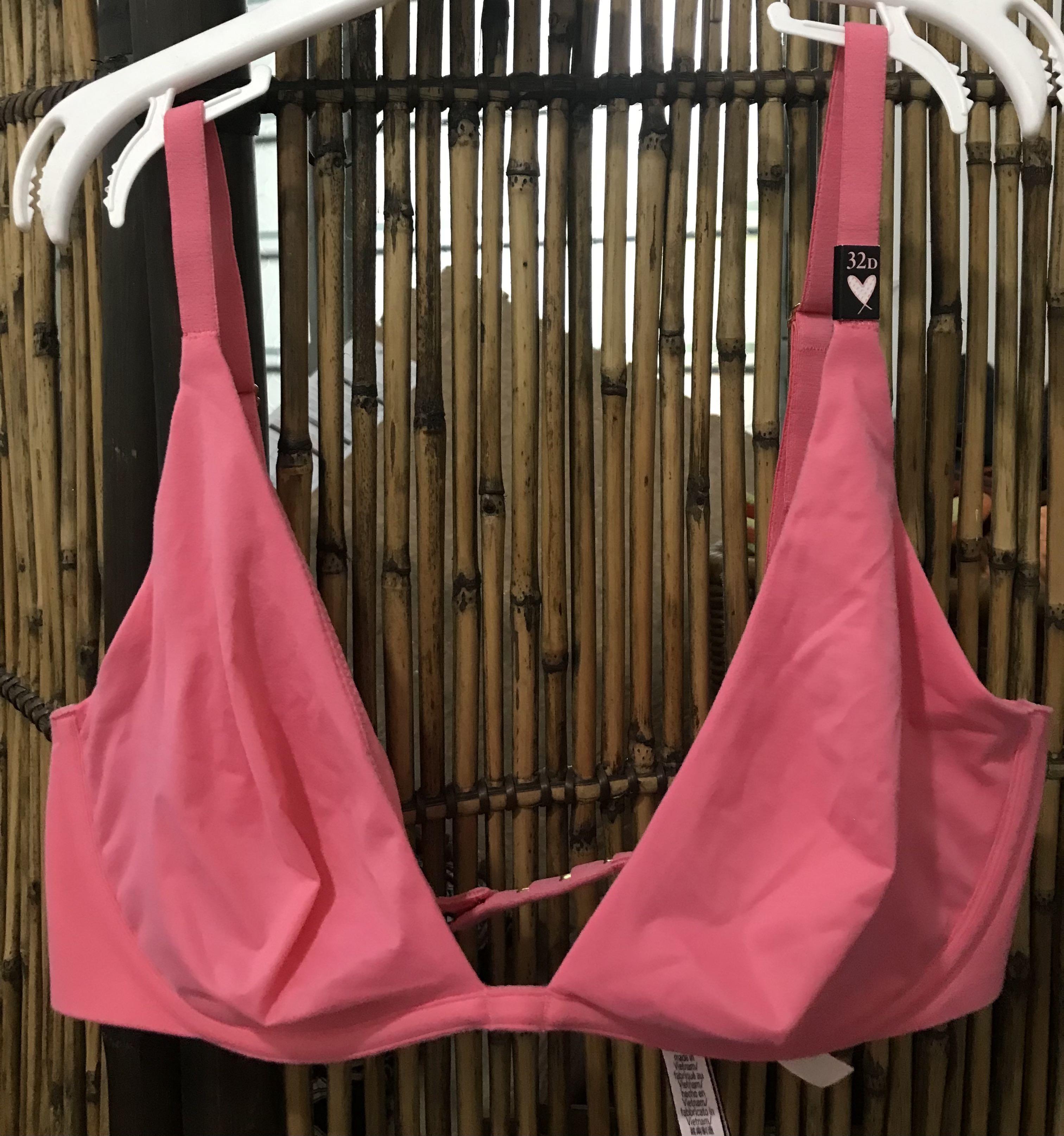 With Tag!) Victoria Secret Unlined Plunge Bra, Women's Fashion, New  Undergarments & Loungewear on Carousell