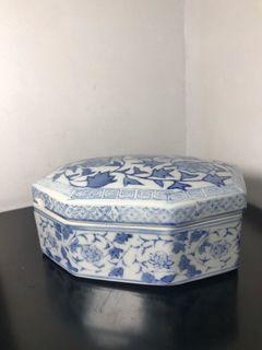 Vintage Oriental Porcelain Trinket Box